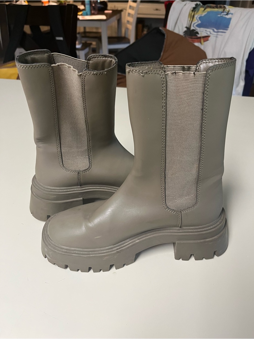 Forever 21 Olive Gray Chunky Chelsea Moto Boots - Picture 2 of 3